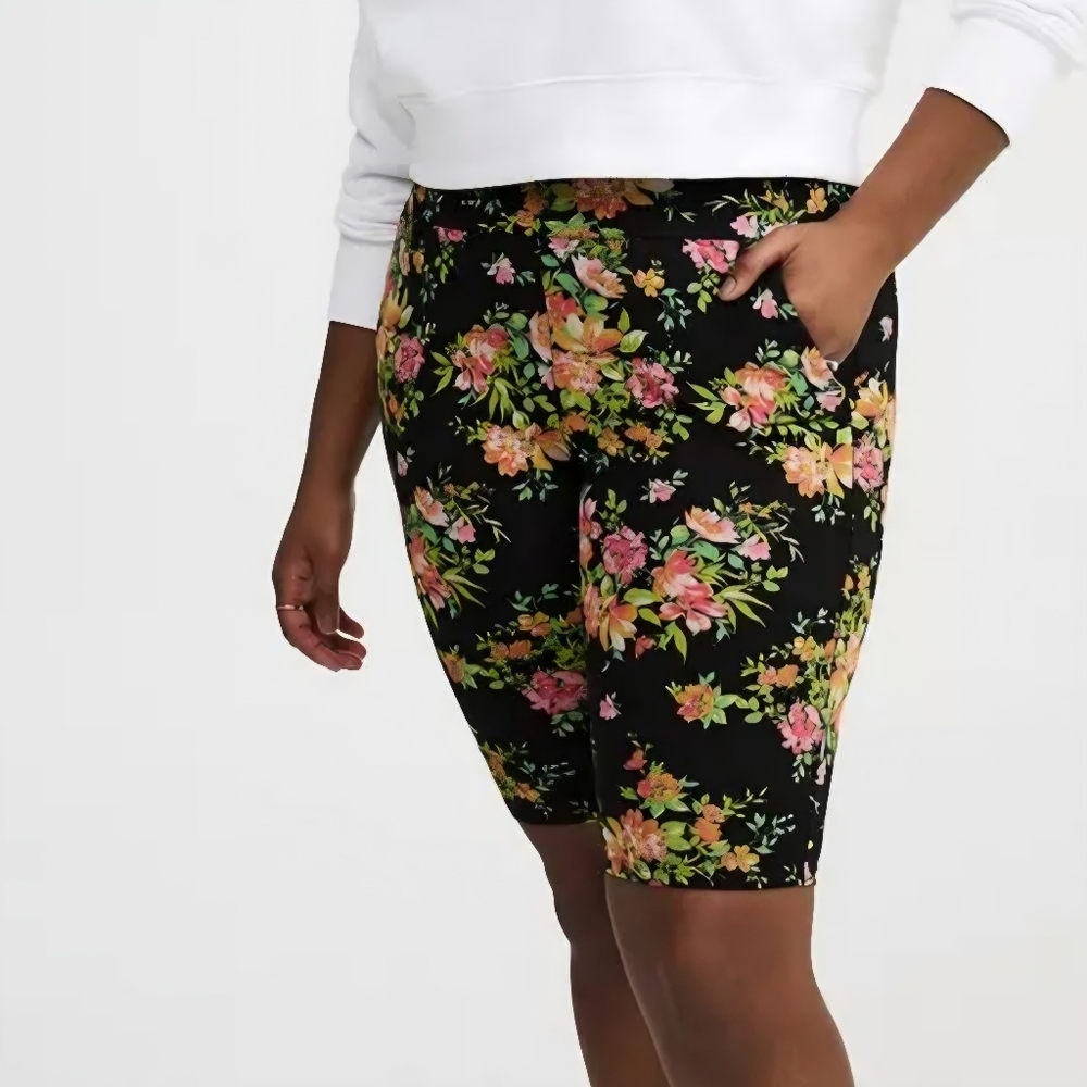 Torrid Floral 11 Inch Bike Shorts with Pockets